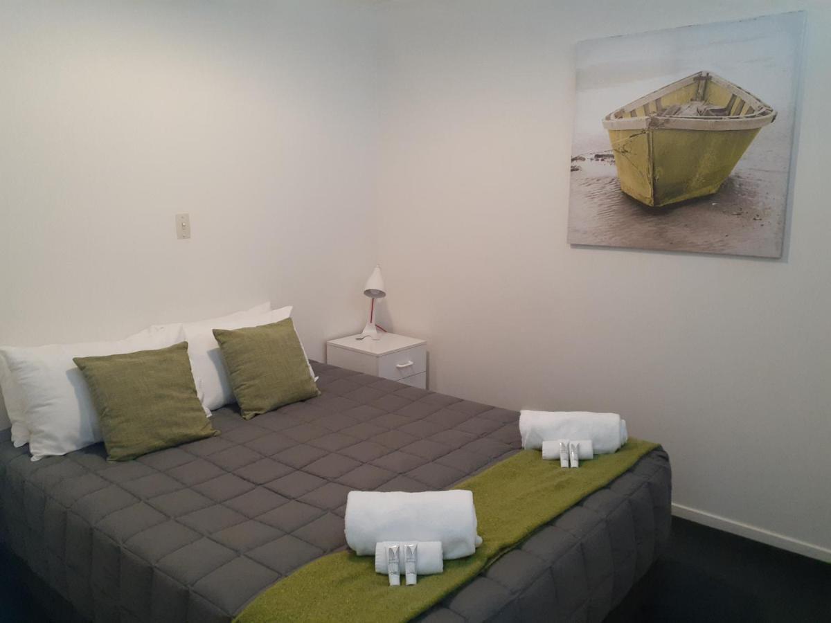Golden Bay Motel ทาคาคา ภายนอก รูปภาพ