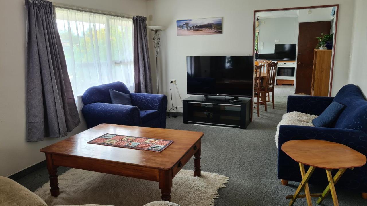 Golden Bay Motel ทาคาคา ภายนอก รูปภาพ