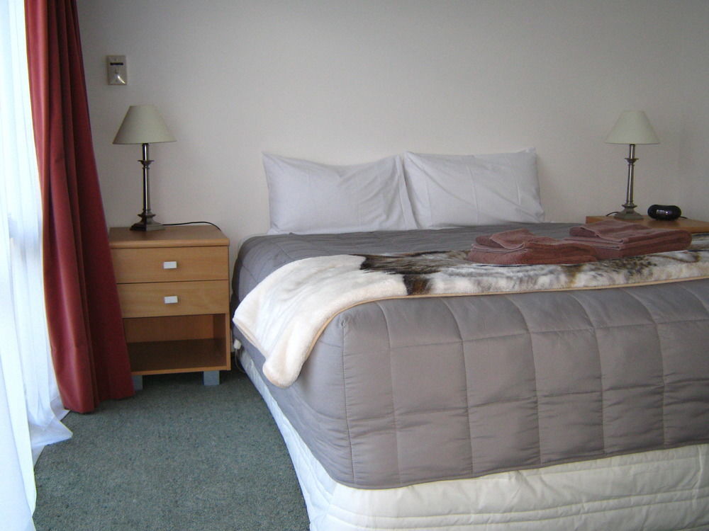 Golden Bay Motel ทาคาคา ภายนอก รูปภาพ