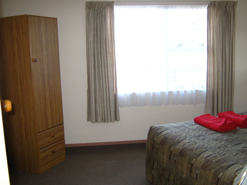 Golden Bay Motel ทาคาคา ภายนอก รูปภาพ