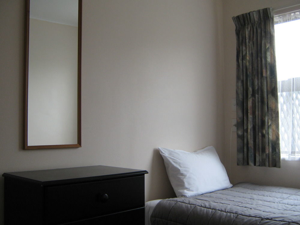 Golden Bay Motel ทาคาคา ภายนอก รูปภาพ
