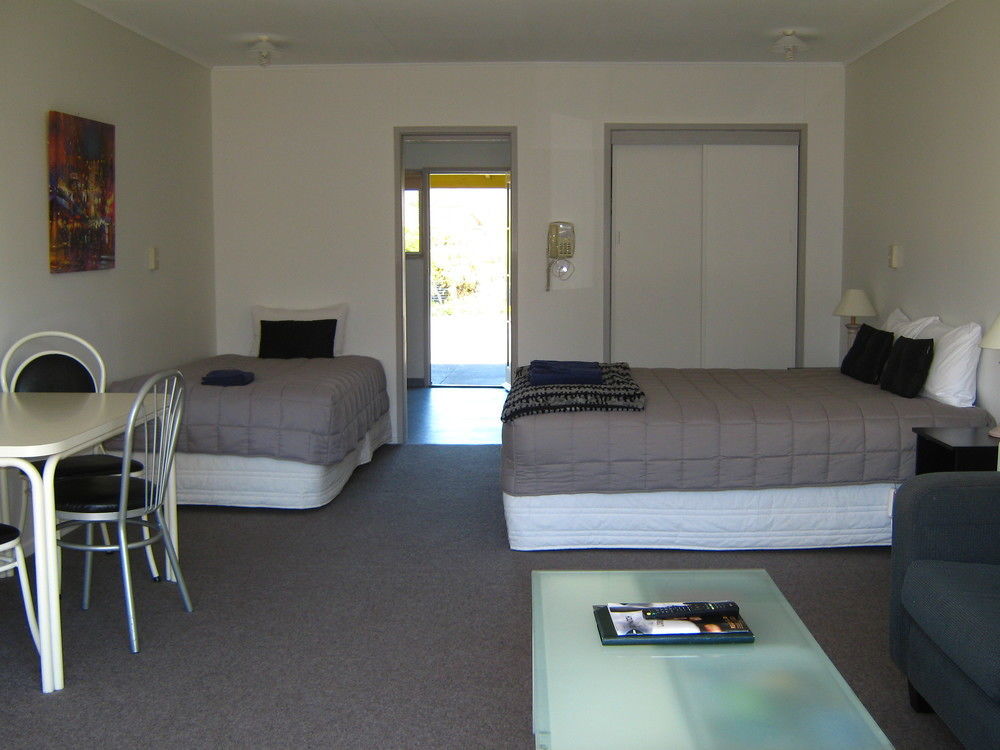 Golden Bay Motel ทาคาคา ภายนอก รูปภาพ