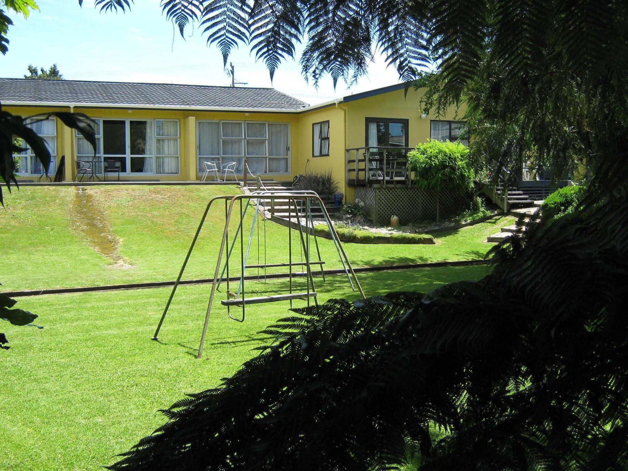 Golden Bay Motel ทาคาคา ภายนอก รูปภาพ
